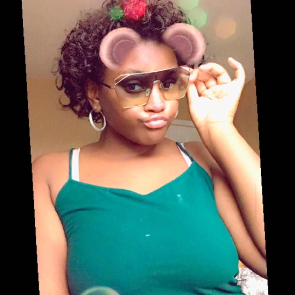 Meet your Posher, Arinecia